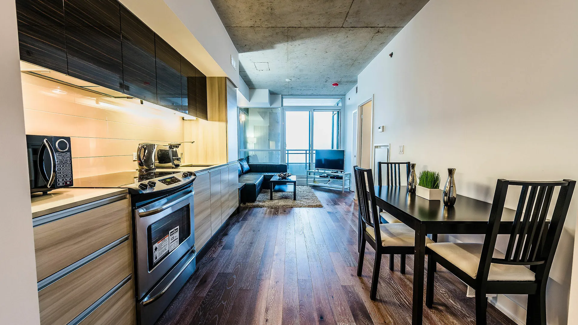 Gladstone Suites - Toronto Central
