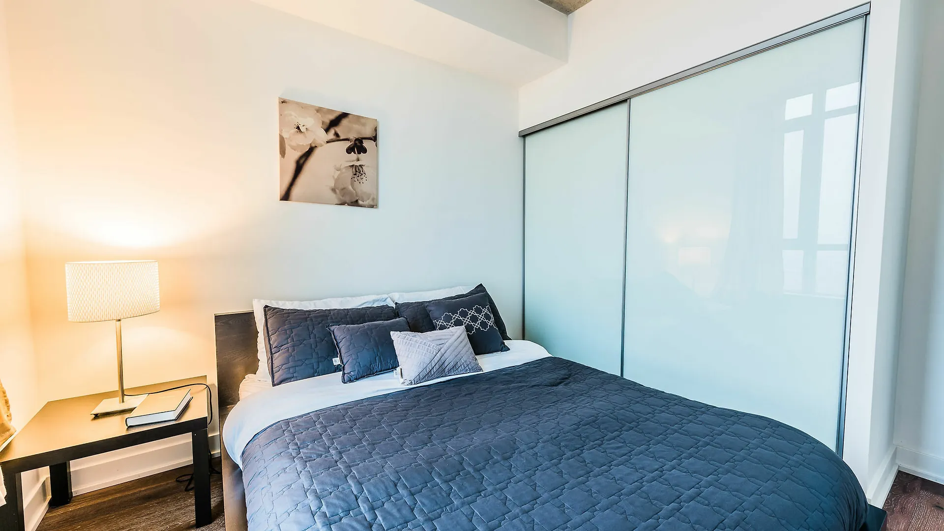 Gladstone Suites - Toronto Central